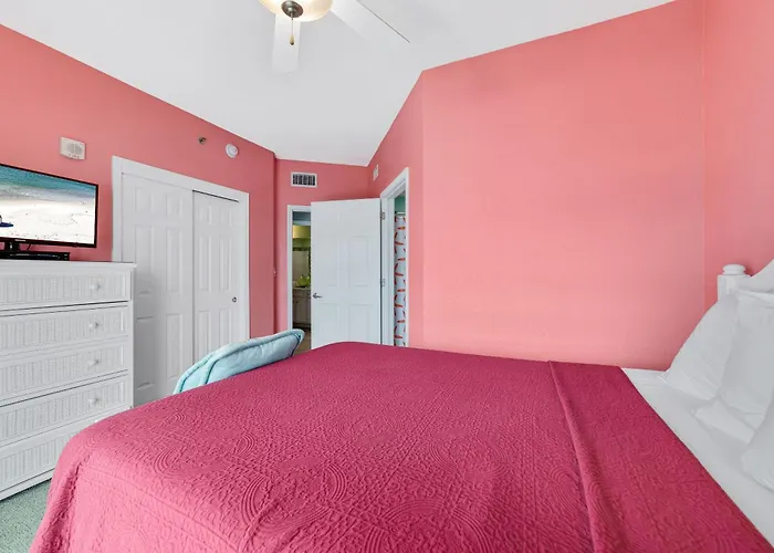 Holiday home Crystal Shores West 1001
